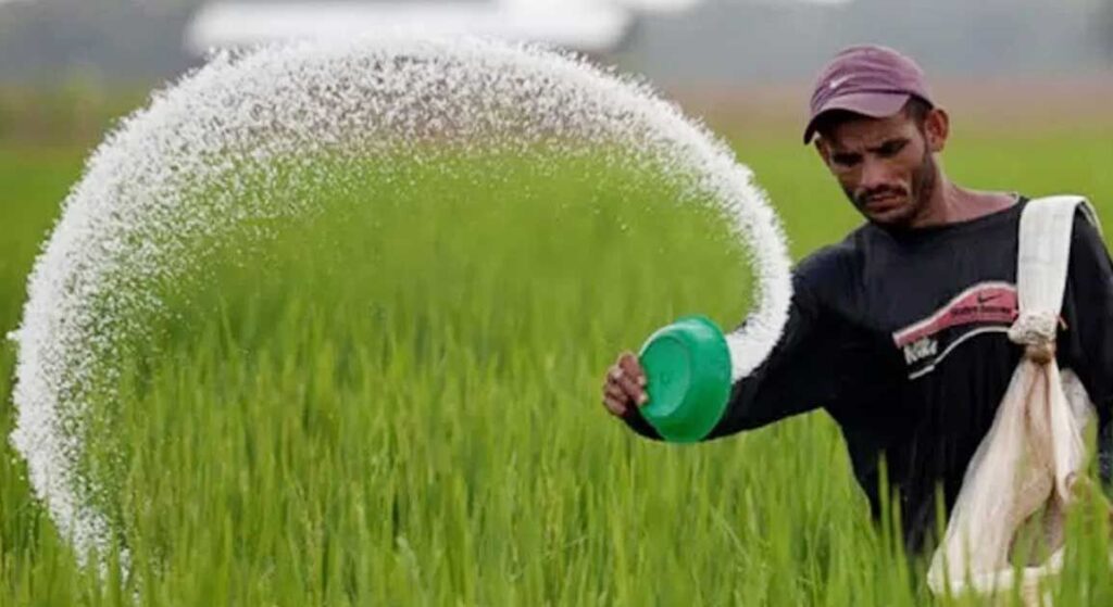 সার ডিলার নিয়োগে আসছে নতুন নীতিমালা, বাড়তে পারে কমিশন