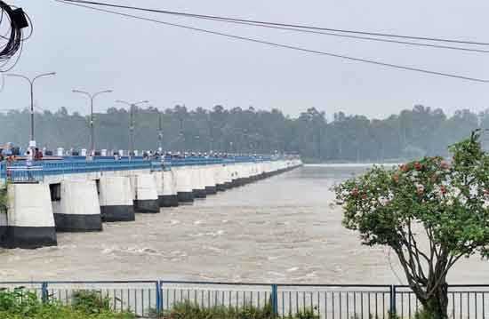 দেশের ৫ জেলায় নিম্নাঞ্চল প্লাবিত হওয়ার শঙ্কা