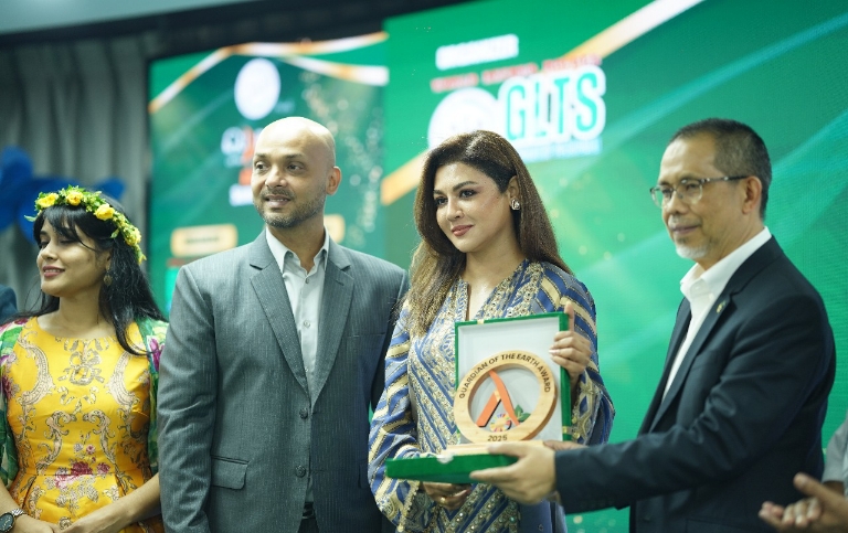 ‘গার্ডিয়ান অব দ্য আর্থ’ অ্যাওয়ার্ড পেলেন অভিনেত্রী জয়া আহসান