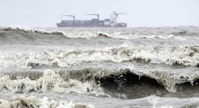 সাগরে লঘুচাপ:চট্টগ্রাম ও কক্সবাজার সমুদ্রবন্দরকে ৩ নম্বর সতর্ক সংকেত