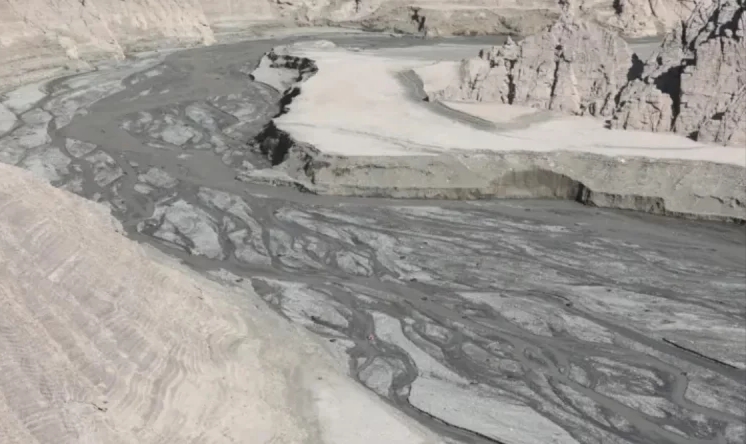 খরা মোকাবিলায় কৃত্রিম বৃষ্টির উদ্যোগ ইরানের