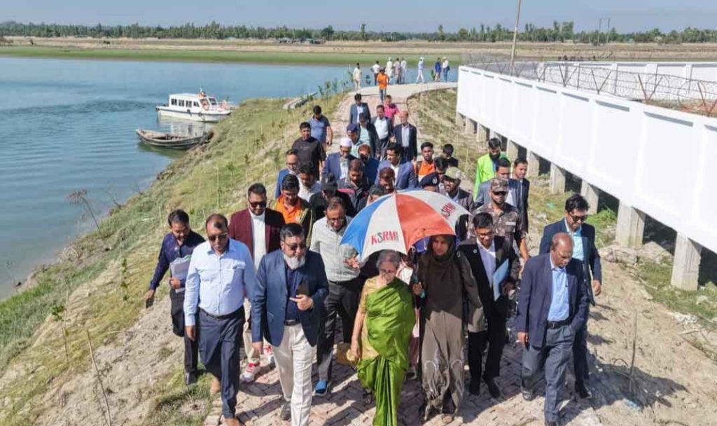 নিরাপদ চিংড়ি উৎপাদন নিশ্চিত করার তাগিদ মৎস্য ও প্রাণিসম্পদ উপদেষ্টার 