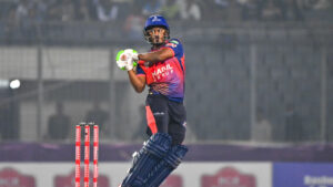 বাংলাদেশ প্রিমিয়ার লিগের (বিপিএল) প্রথম কোয়ালিফায়ার ম্যাচের শুরুতে ব্যাট করতে নেমে নির্ধারিত ২০ ওভারে সবকটি উইকেটের বিনিময়ে ১৩৩ রানের পুঁজি পেল রাজশাহী ওয়ারিয়র্স। ফলে ফাইনালে উঠতে হলে চট্টগ্রাম রয়্যালসকে করতে হবে ১৩৪ রান। 