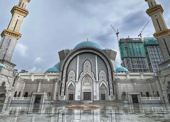 মালয়েশিয়ার মসজিদ ওয়ালিয়াহ যেমন দেখলাম