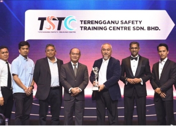 মালয়েশিয়ার মানবসম্পদ উন্নয়নে সেরা স্বীকৃতি পেলেন ৪০ জন পেশাজীবী