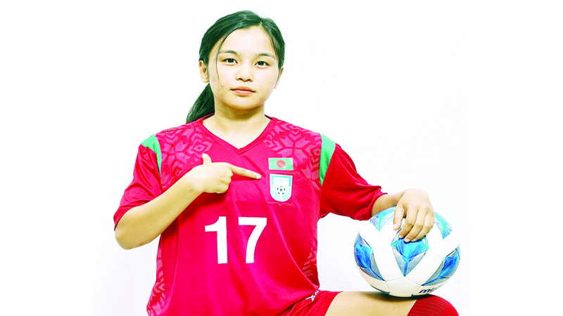 অনুশীলনে ঋতুপর্ণা-আফঈদারা