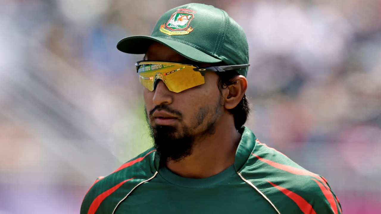 মাসদেড়েক মাঠের বাইরে, পাকিস্তান সিরিজে ফিরবেন তানজিম সাকিব?