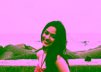 ২১ বছর বয়সে ৩০০ কোটি টাকার মালিক, কে এই নায়িকা