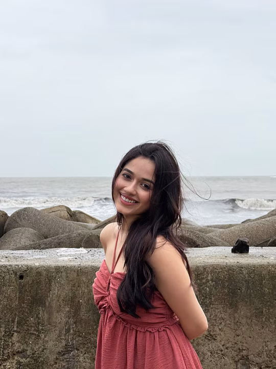 ২১ বছর বয়সে ৩০০ কোটি টাকার মালিক, কে এই নায়িকা