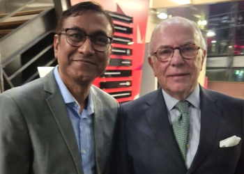 প্যারিসে সাবেক ফরাসি প্রধানমন্ত্রীর সঙ্গে সৌজন্য সাক্ষাতে শাহাবুদ্দিন শুভ