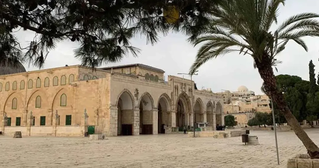 ৪ সপ্তাহ ধরে জুমা বন্ধ আল-আকসায়