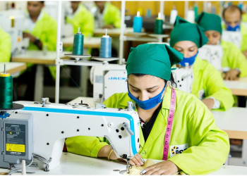 ইইউ বাজারে ধাক্কা : জানুয়ারিতে দেশের পোশাক রপ্তানি কমল ২৫ শতাংশ