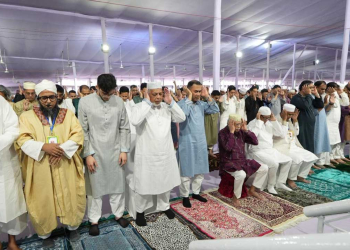 মোনাজাতে যুদ্ধ বন্ধে মুসলিম দেশগুলোকে ঐক্যবদ্ধ হওয়ার আহ্বান