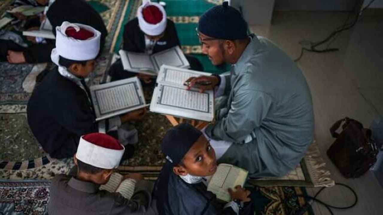 রমজানে ওমরাহ যাত্রীদের ২ লাখ ৪০ হাজার কোরআন বিতরণ