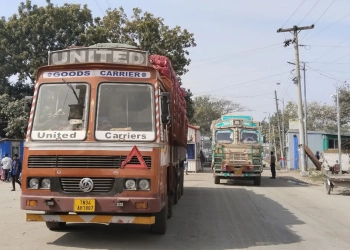 টানা ১০ দিন ভোমরা স্থলবন্দরে বন্ধ আমদানি-রপ্তানি, চলবে যাত্রী পারাপার