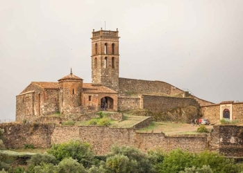 স্পেনে পাহাড়চূড়ায় ১০০০ বছরের ইসলামী ঐতিহ্যের সাক্ষী যে মসজিদ