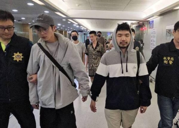 বিমানবন্দর থেকে আলোচিত দুই ইউটিউবার গ্রেপ্তার