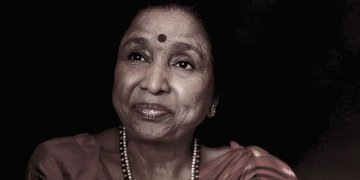 রাষ্ট্রীয় মর্যাদায় আশা ভোঁসলের বিদায়