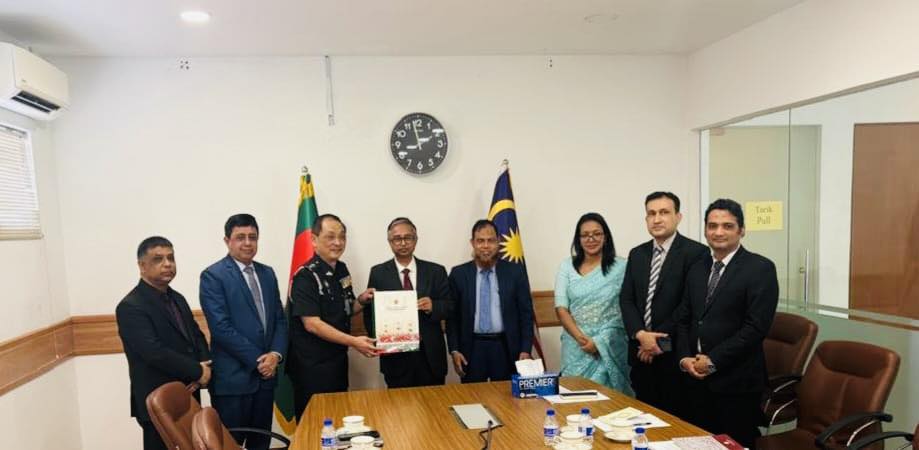 বাংলাদেশি প্রবাসীদের স্বার্থরক্ষায় সহযোগিতা বাড়াতে হাইকমিশন-ইমিগ্রেশন বৈঠক