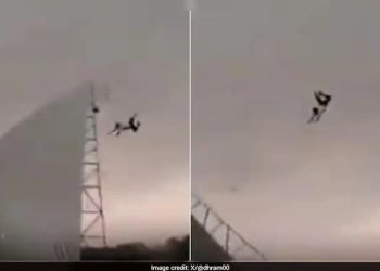 ভারতে ঝড়ে ৫০ ফুট উঁচুতে উড়িয়ে নিয়ে গেল এক ব্যক্তিকে