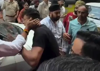 দিল্লিতে যুবককে থাপ্পড় মন্ত্রীর, যুবকও সাথে সাথে মন্ত্রীকে দিলেন ধাক্কা আন্তর্জাতিক ডেস্ক আন্তর্জাতিক ডেস্ক ২৯ সেপ্টেম্বর