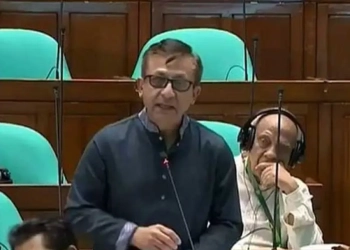 চার শতাধিক গার্মেন্টস কারখানা বন্ধ হয়েছে : সংসদে বাণিজ্যমন্ত্রী