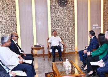 প্রধানমন্ত্রীর সঙ্গে শেভরনের উচ্চপর্যায়ের প্রতিনিধি দলের সাক্ষাৎ
