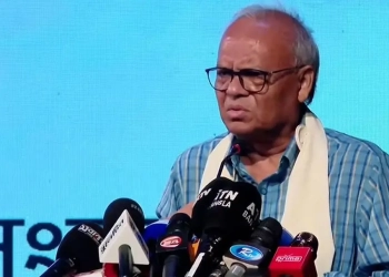 রাজপথে হুমকি নয়, সংসদে গ্যাস-বিদ্যুৎ নিয়ে পরামর্শ দিন : রিজভী