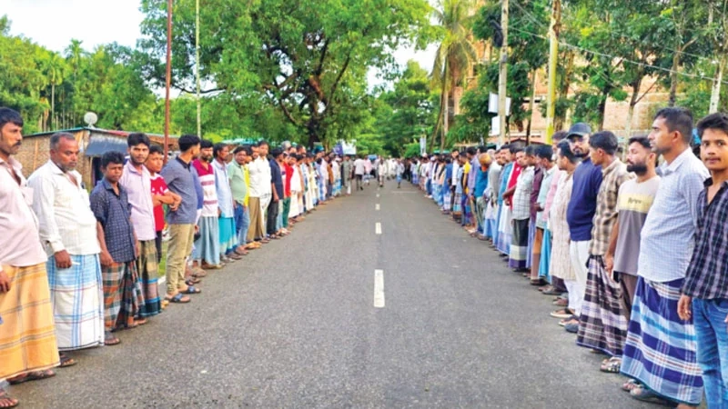 সাড়ে ৭ কোটি টাকার আশ্রয়কেন্দ্র নির্মাণে সমুদ্রের বালু ব্যবহার