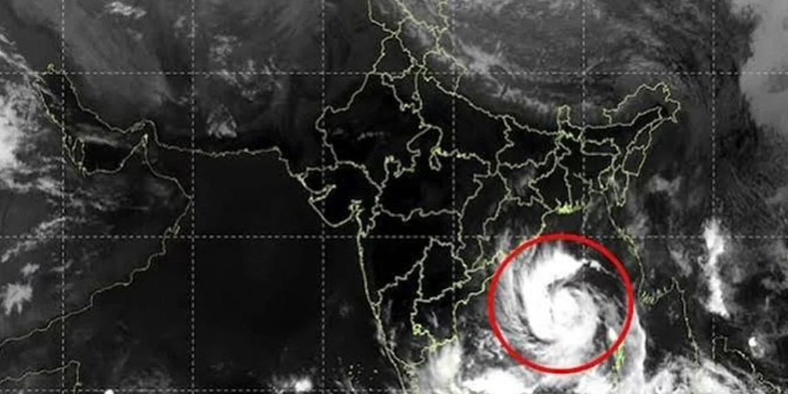 উপকূলে ‘অর্ণবের’ আঘাত, যে বার্তা দিল আবহাওয়া অধিদপ্তর