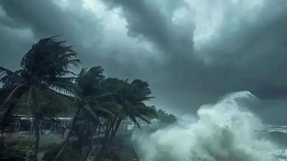 আর ৭২ ঘণ্টা, এরপরই বিদায় নিতে পারে মৌসুমি বায়ু