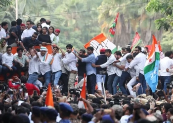 দ্য গার্ডিয়ানের প্রতিবেদন  দীর্ঘ জনরোষে দিল্লিতে বিক্ষোভ