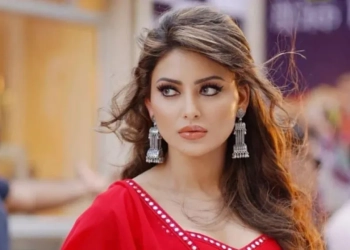 ছবি ব্যবহার করে ব্যবসা করায় ৭ হাজার কোটি দাবি অভিনেত্রীর