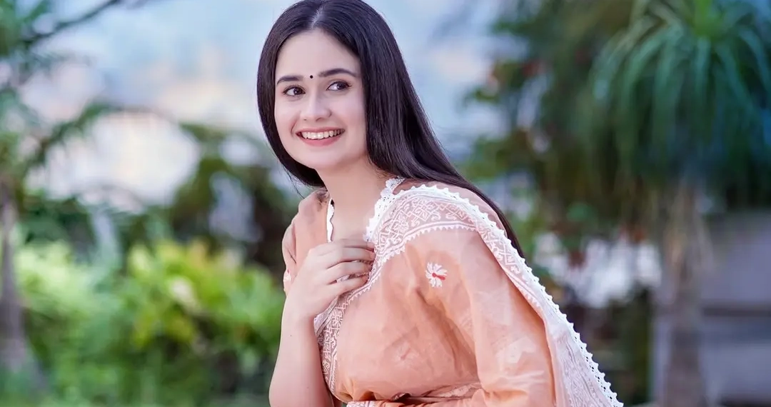 ঐশীর নামে ভুয়া ফেসবুক আইডি, সতর্কবার্তা অভিনেত্রীর