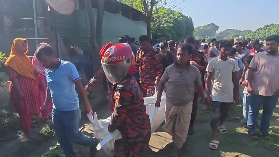 পাবনা বিদ্যুৎস্পৃষ্টে প্রাণ গেল যুবকের