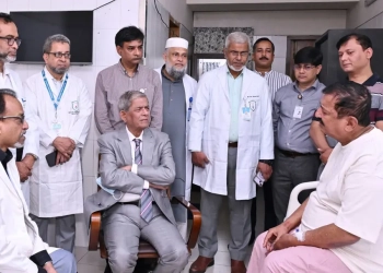 ভূমিমন্ত্রীকে দেখতে হাসপাতালে রাষ্ট্রপতি